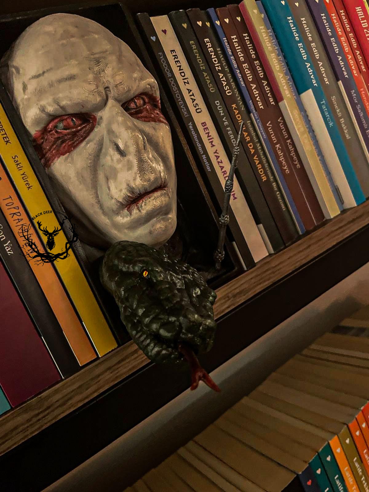 Voldemort / Bookshelf Figure / Book Nook / Book Holder / Collection / 21 CM