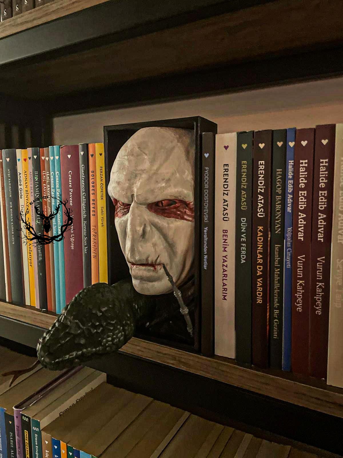 Voldemort / Bookshelf Figure / Book Nook / Book Holder / Collection / 21 CM