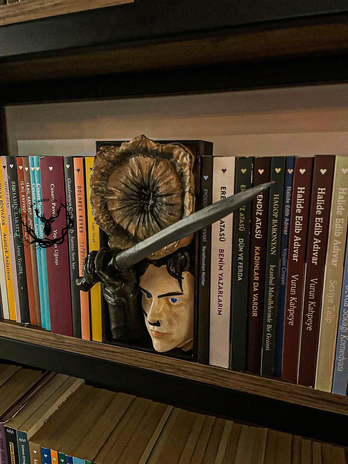 Dune / Book Nook / Bookshelf Figure / Book Holder / Collection / 21 CM