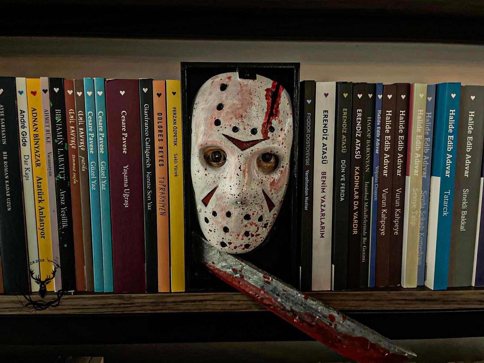 Friday the 13th Jason Voorhees / Book Nook / Bookshelf Figure / 21 CM / Collection