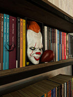 Pennywise / Bookshelf Figure / Book Holder / Book Nook / Collection / 21 CM