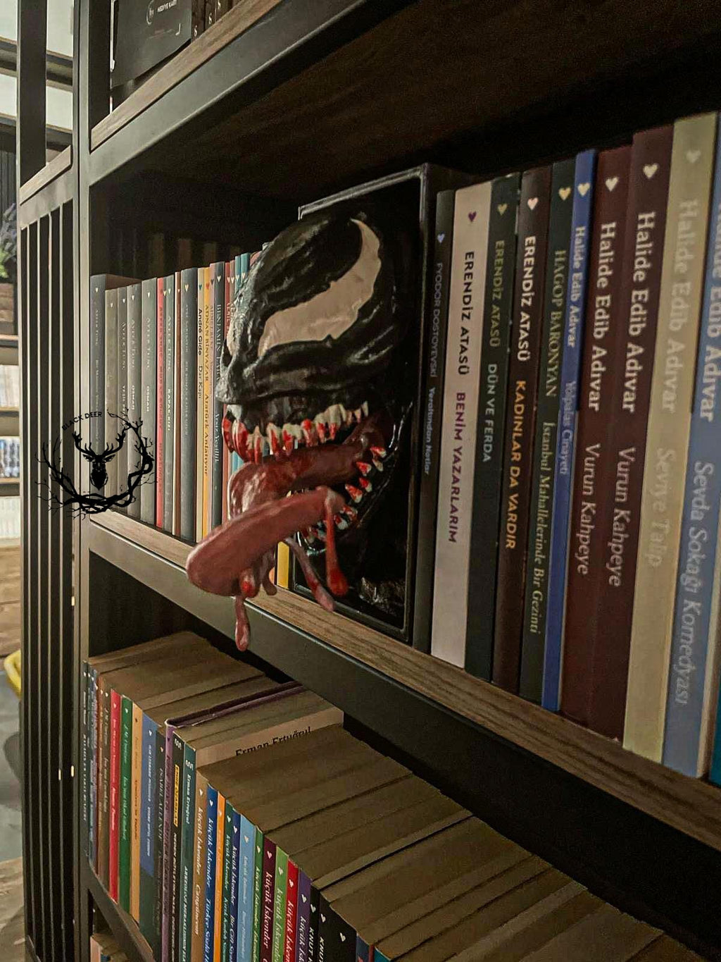 Venom / Bookshelf Figure / Book Nook / Book Holder  / Collection / 21 CM
