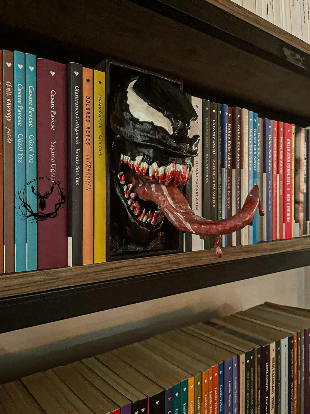 Venom / Bookshelf Figure / Book Nook / Book Holder  / Collection / 21 CM