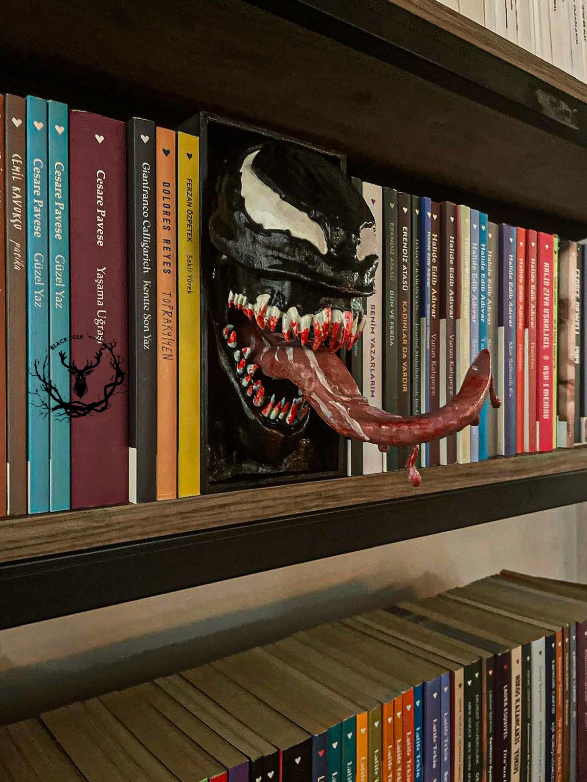Venom / Bookshelf Figure / Book Nook / Book Holder  / Collection / 21 CM