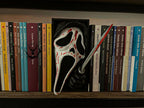 Scream / Bookshelf Figure / Book Nook / Book Holder / Collection / 21 CM