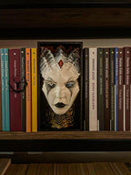 Lilith / Bookshelf Figure / Book Nook / Book Holder / Collection / 21 CM
