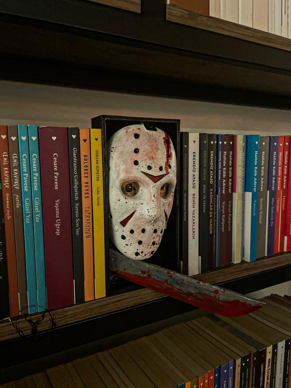 Friday the 13th Jason Voorhees / Book Nook / Bookshelf Figure / 21 CM / Collection
