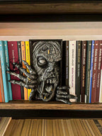 Zombie / Book Nook / Bookshelf Figure / Book Holder / Collection / 21 CM
