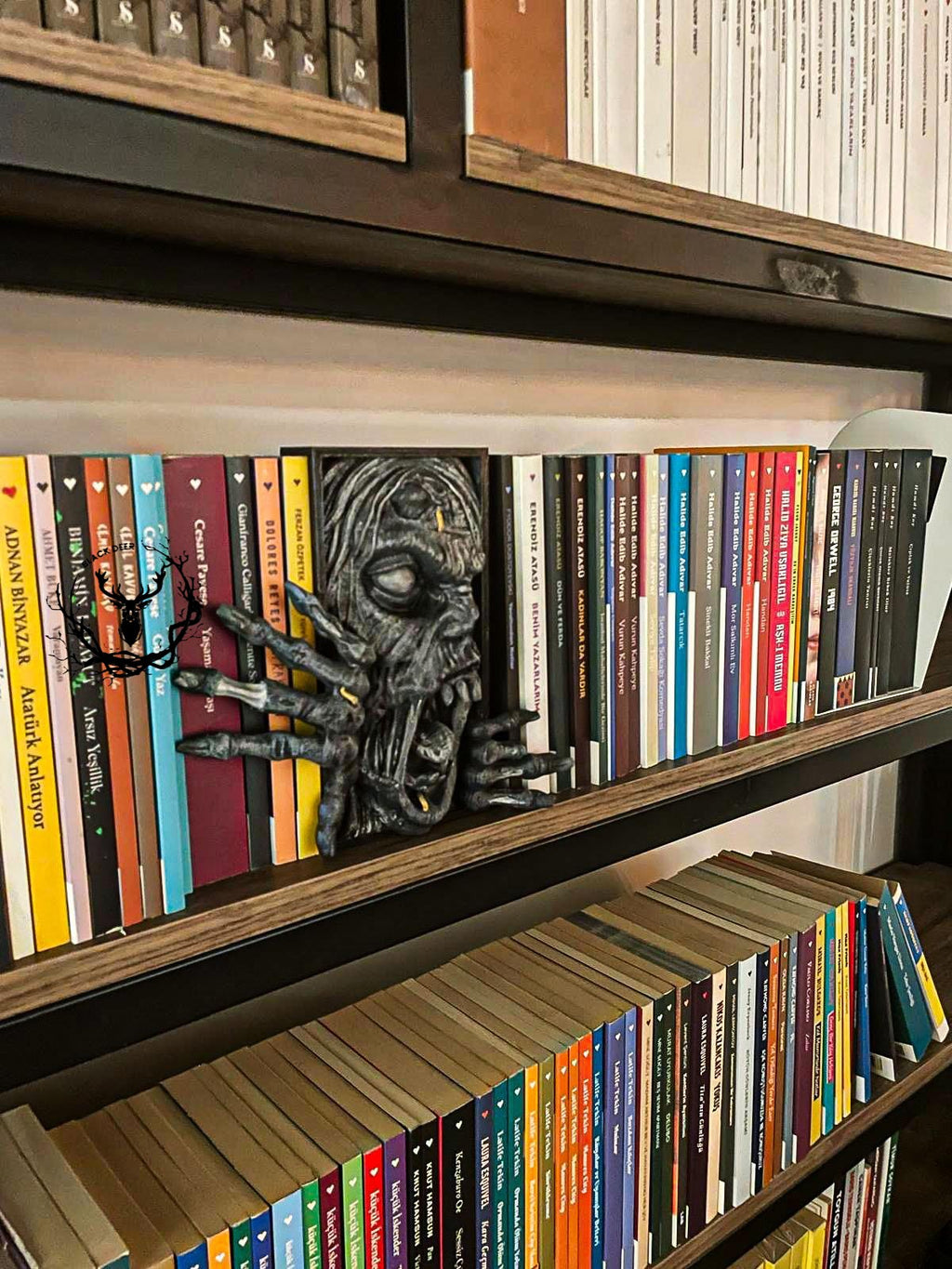 Zombie / Book Nook / Bookshelf Figure / Book Holder / Collection / 21 CM