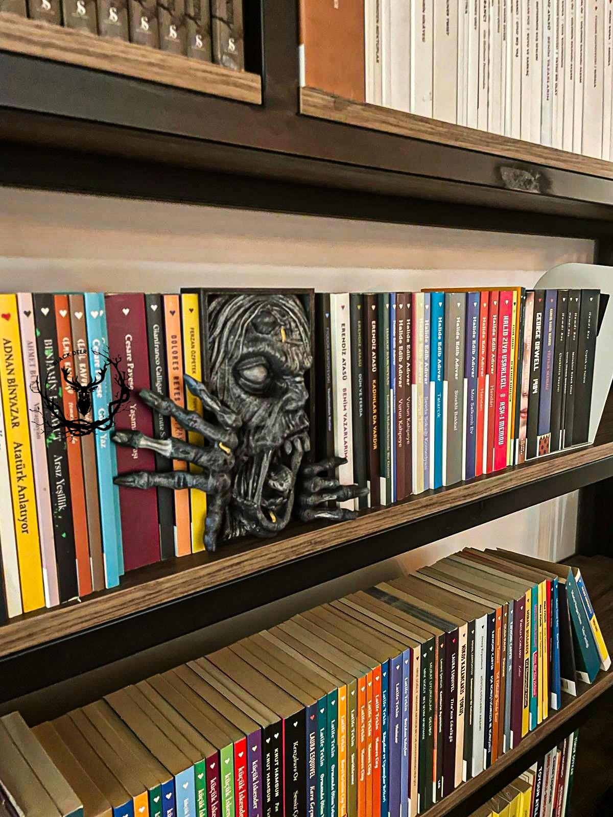 Zombie / Book Nook / Bookshelf Figure / Book Holder / Collection / 21 CM