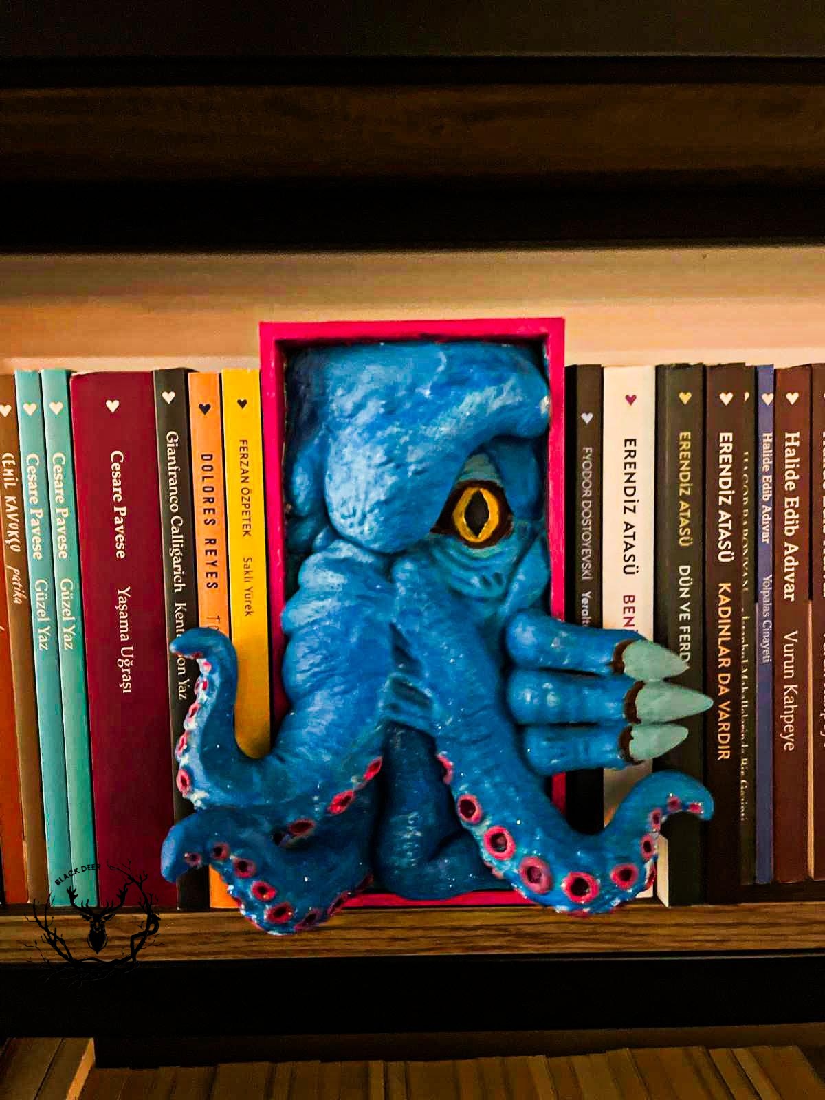Cthulhu / Bookshelf Figure / Book Nook / Collection / 21 CM