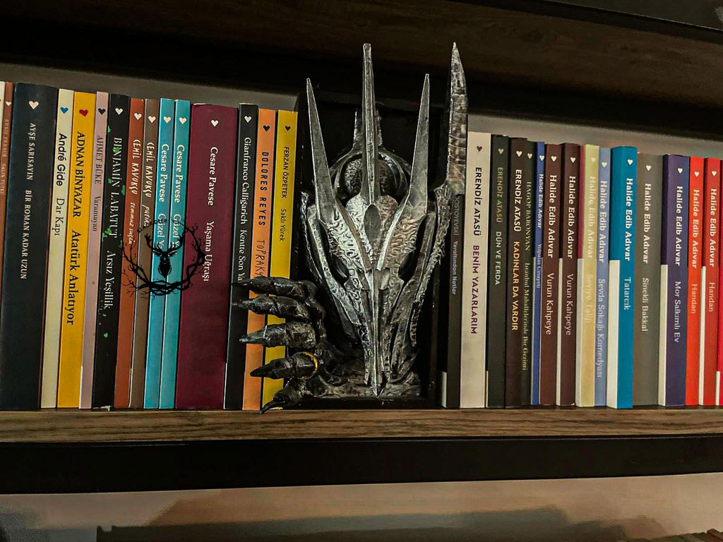 Sauron / Bookshelf Figure / Book Nook / Book Holder / Collection / 21 CM