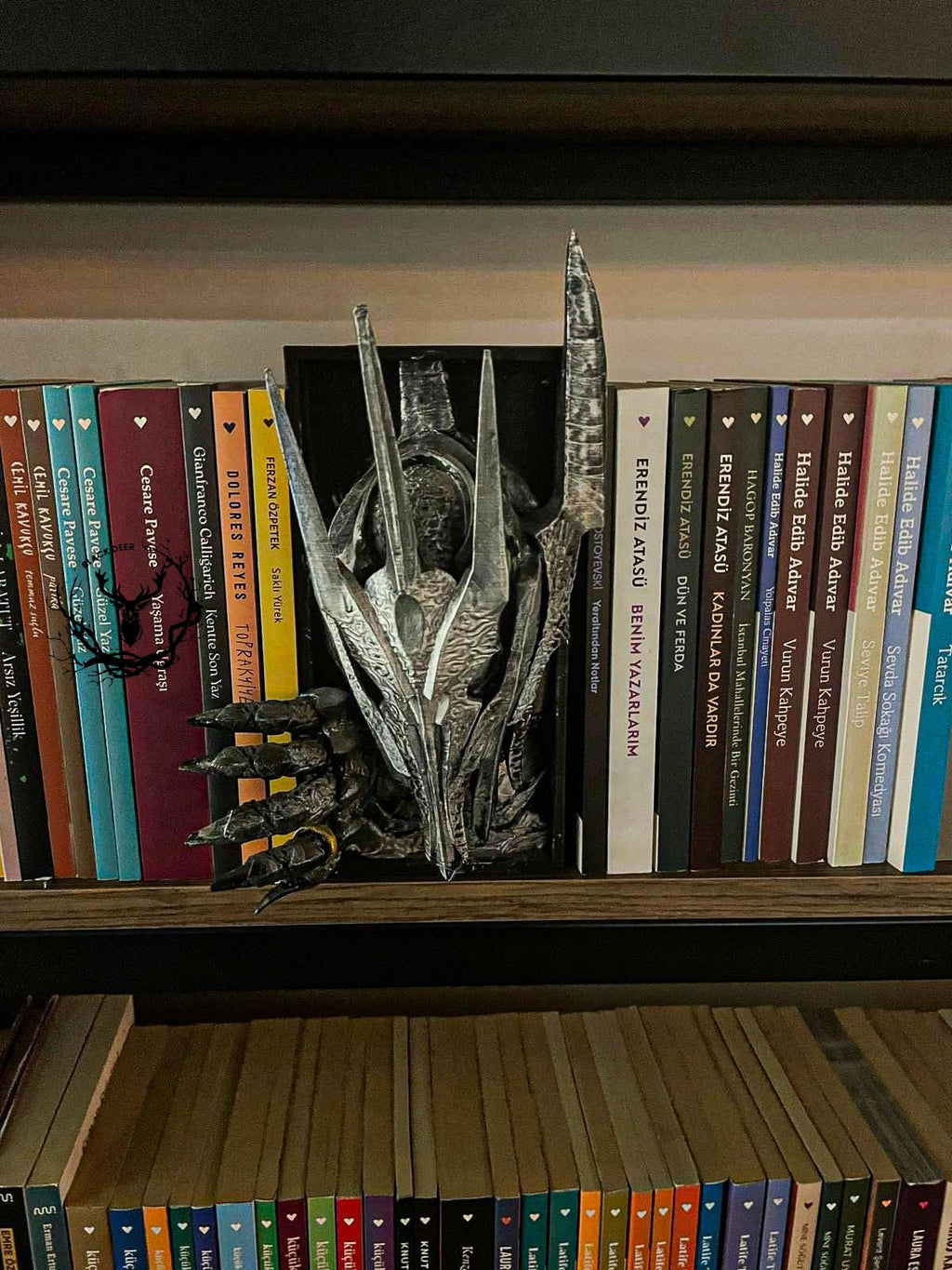 Sauron / Bookshelf Figure / Book Nook / Book Holder / Collection / 21 CM