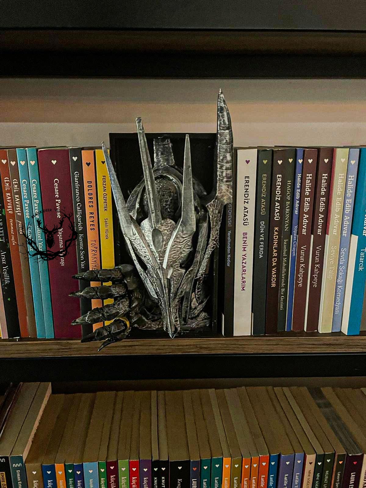 Sauron / Bookshelf Figure / Book Nook / Book Holder / Collection / 21 CM