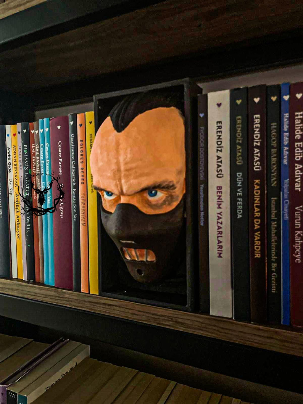 Hannibal Lecter / Book Nook / Bookshelf Figure / Book Holder / Collection /  21 CM