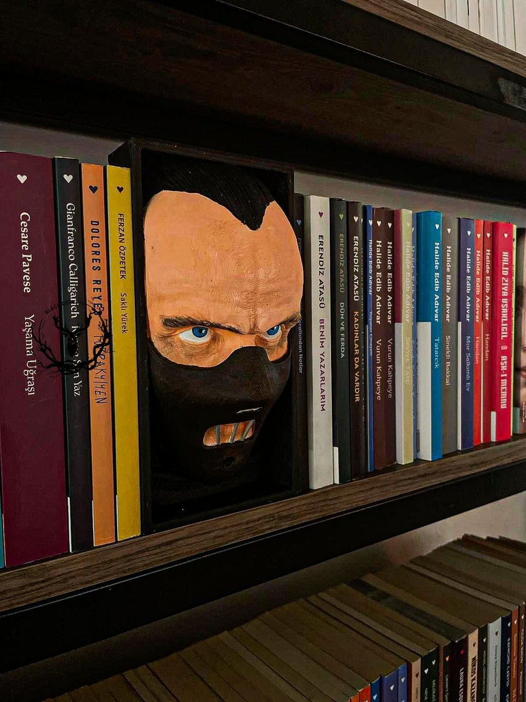 Hannibal Lecter / Book Nook / Bookshelf Figure / Book Holder / Collection /  21 CM