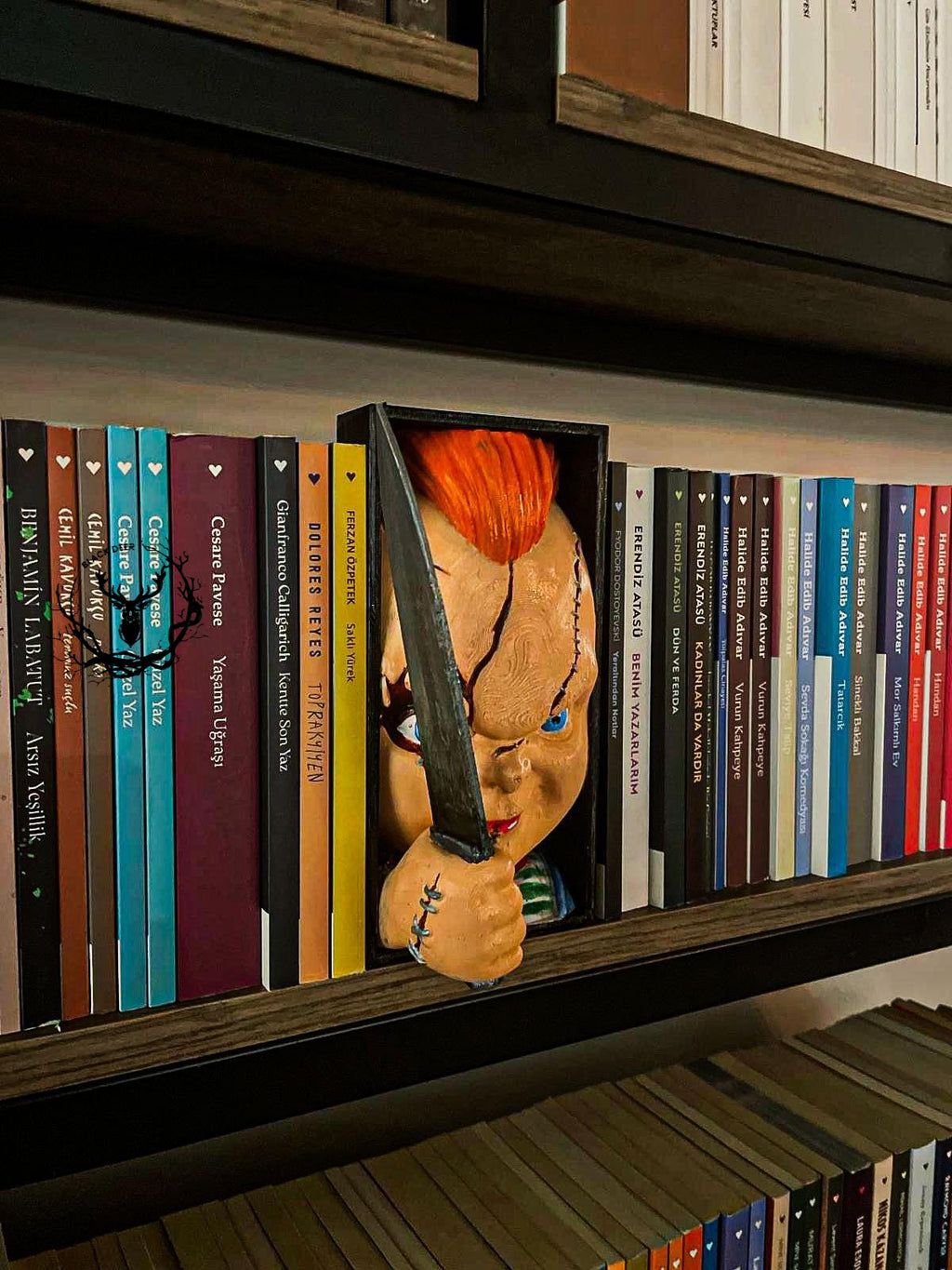 Chucky / Book Nook / Bookshelf Figure / Book Holder / Collection / 21 CM