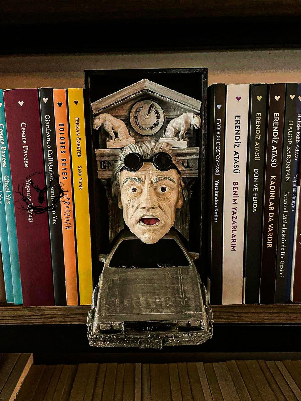 Back to the Future / Doc Brown / Bookshelf Figure / Book Holder / Collection / 21CM