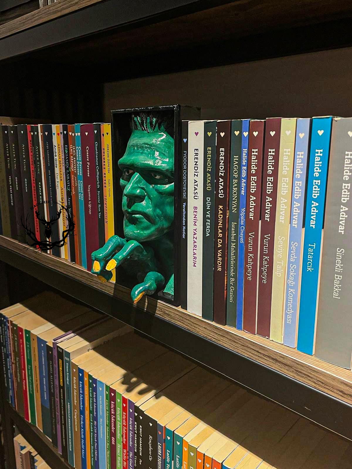 Frankestein Model: I I / Book Nook / Bookshelf Figure / Book Holder / Collection / 21 CM