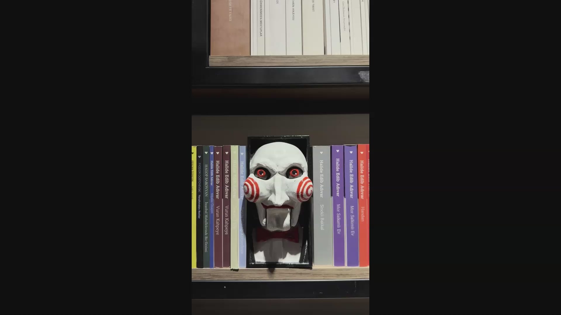 Saw / Book Nook / Book Holder / Bookshelf Figure / Collection / 21 CM