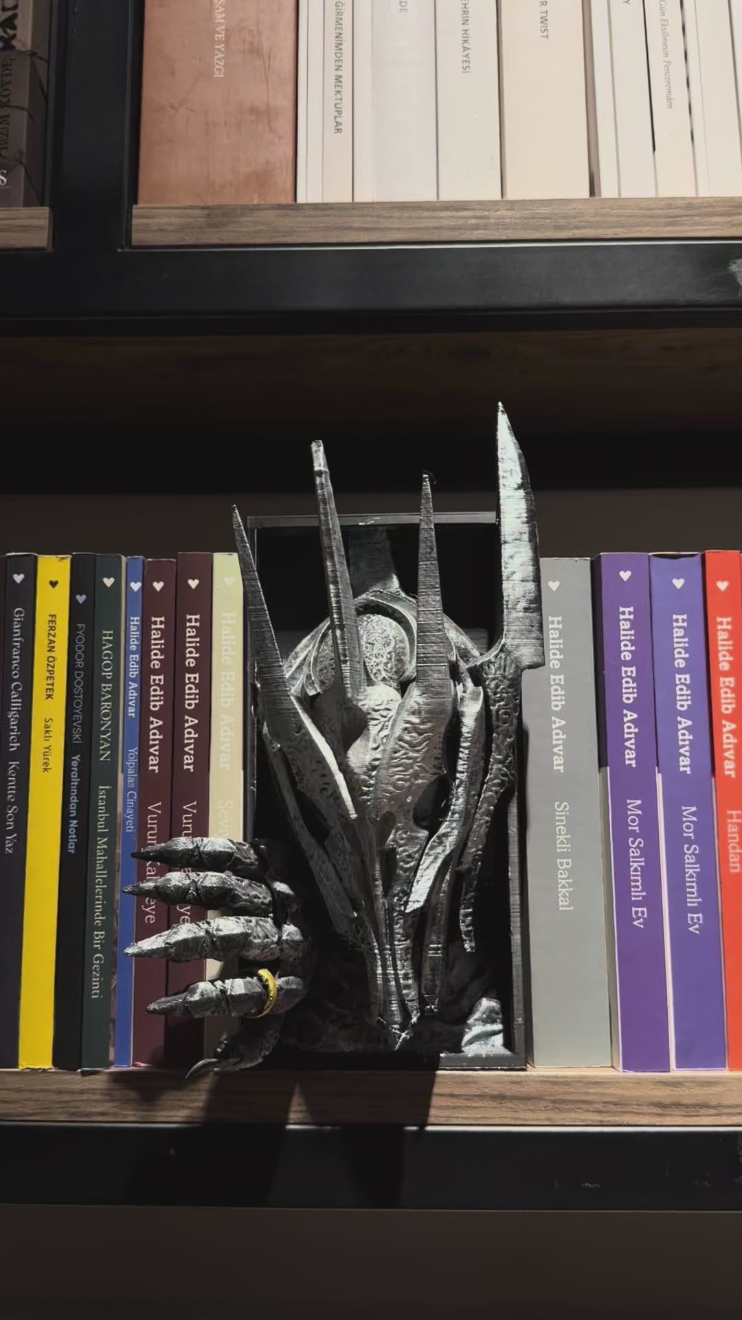Sauron / Bookshelf Figure / Book Nook / Book Holder / Collection / 21 CM
