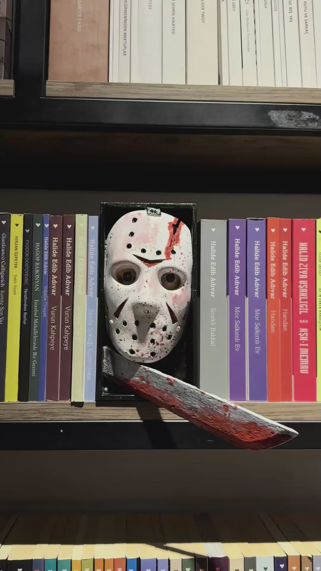 Friday the 13th Jason Voorhees / Book Nook / Bookshelf Figure / 21 CM / Collection