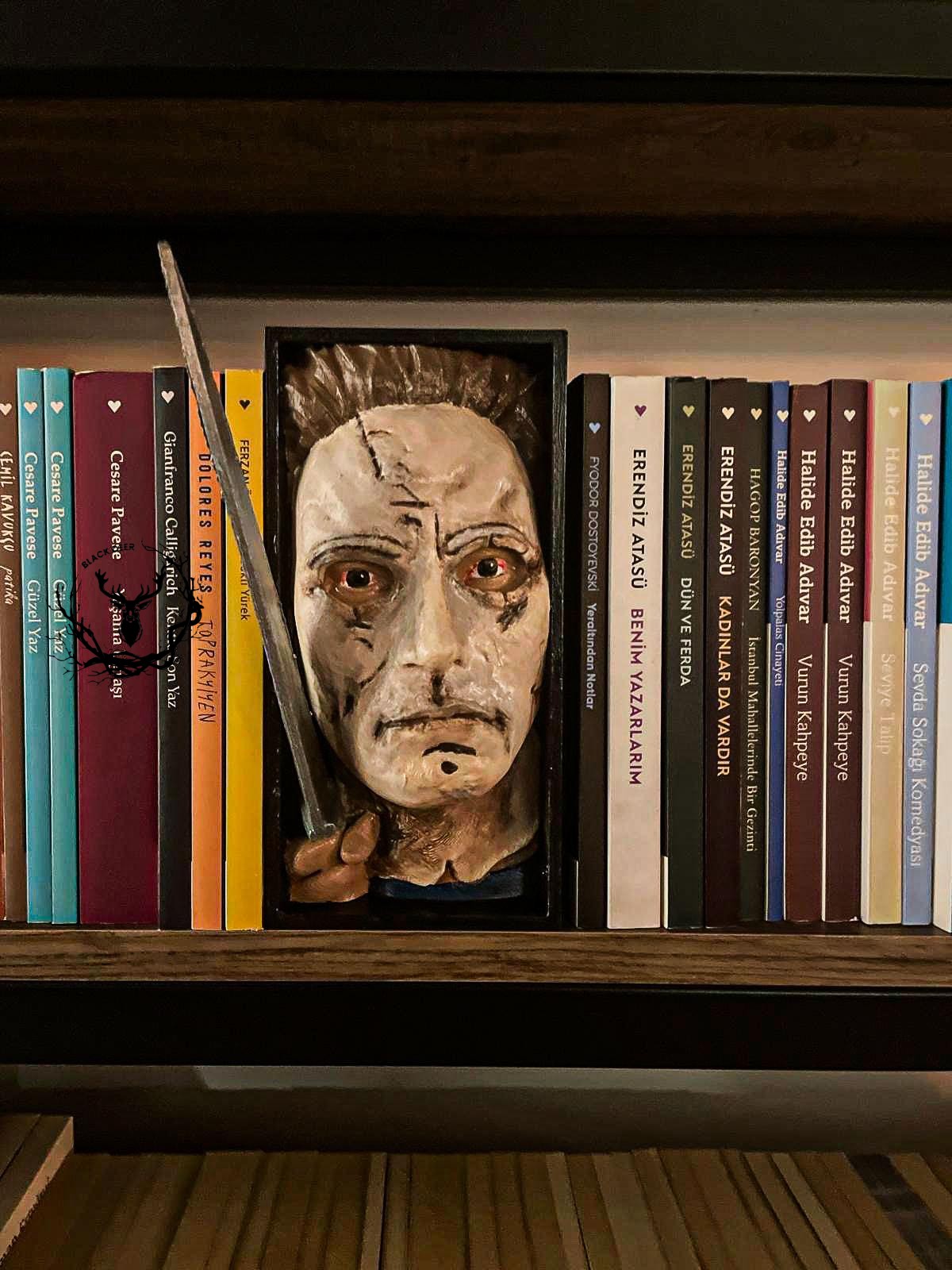 Halloween / Michael Myers / Bookshelf Figure / Book Holder / Collection / 21 CM
